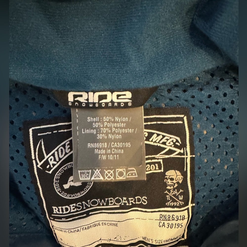 Men's Ride Snowboard Jacket - Picture 10 of 13